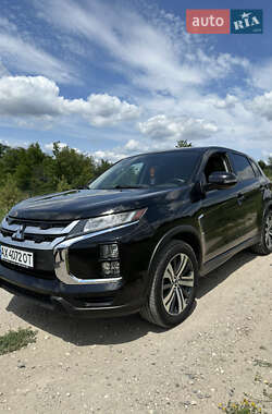 Внедорожник / Кроссовер Mitsubishi Outlander Sport 2020 в Харькове