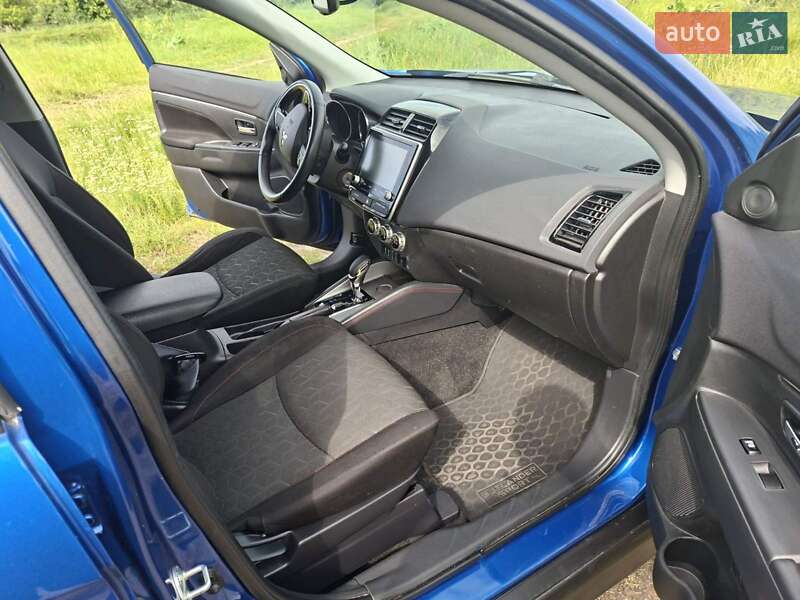 Внедорожник / Кроссовер Mitsubishi Outlander Sport 2020 в Ракитном