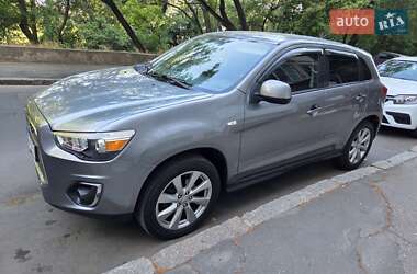 Позашляховик / Кросовер Mitsubishi Outlander Sport 2014 в Одесі