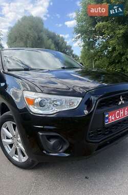 Внедорожник / Кроссовер Mitsubishi Outlander Sport 2014 в Киеве