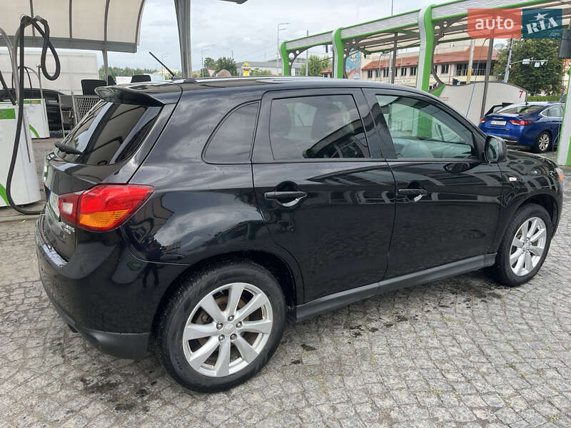 Внедорожник / Кроссовер Mitsubishi Outlander Sport 2015 в Бобрике