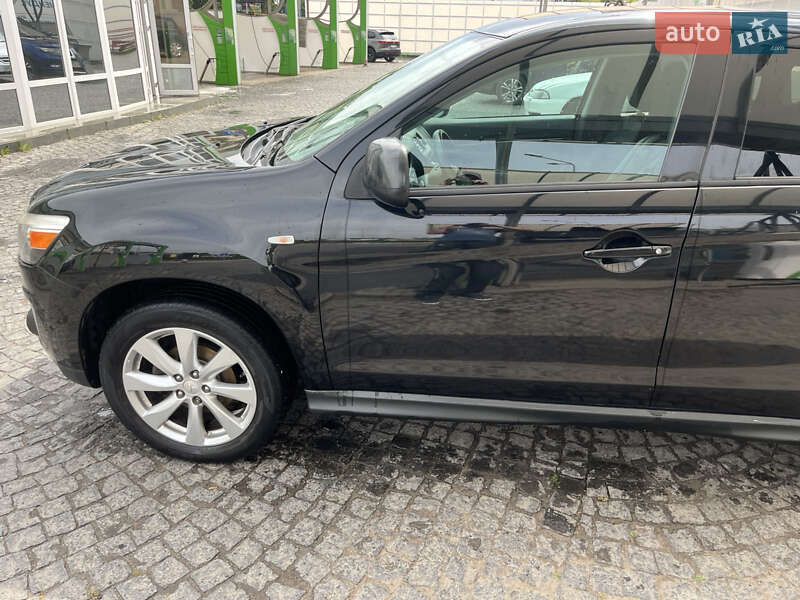 Внедорожник / Кроссовер Mitsubishi Outlander Sport 2015 в Бобрике