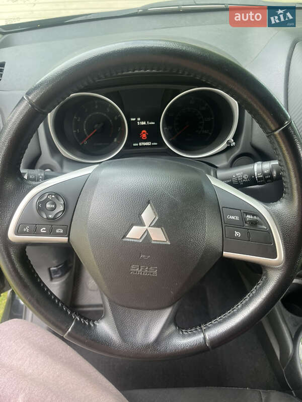 Внедорожник / Кроссовер Mitsubishi Outlander Sport 2015 в Бобрике