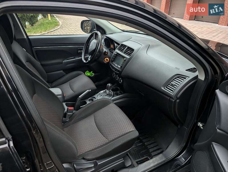 Позашляховик / Кросовер Mitsubishi Outlander Sport 2017 в Івано-Франківську