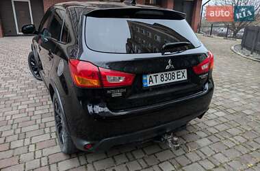 Позашляховик / Кросовер Mitsubishi Outlander Sport 2017 в 