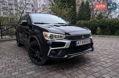 Позашляховик / Кросовер Mitsubishi Outlander Sport 2017 в 