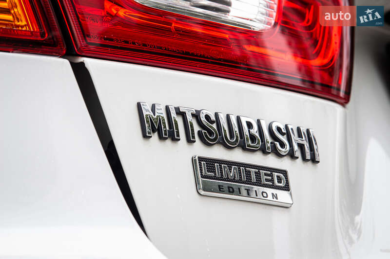 Внедорожник / Кроссовер Mitsubishi Outlander Sport 2018 в Львове