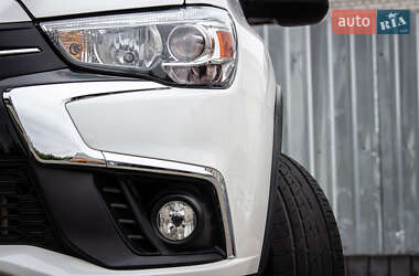 Внедорожник / Кроссовер Mitsubishi Outlander Sport 2018 в 