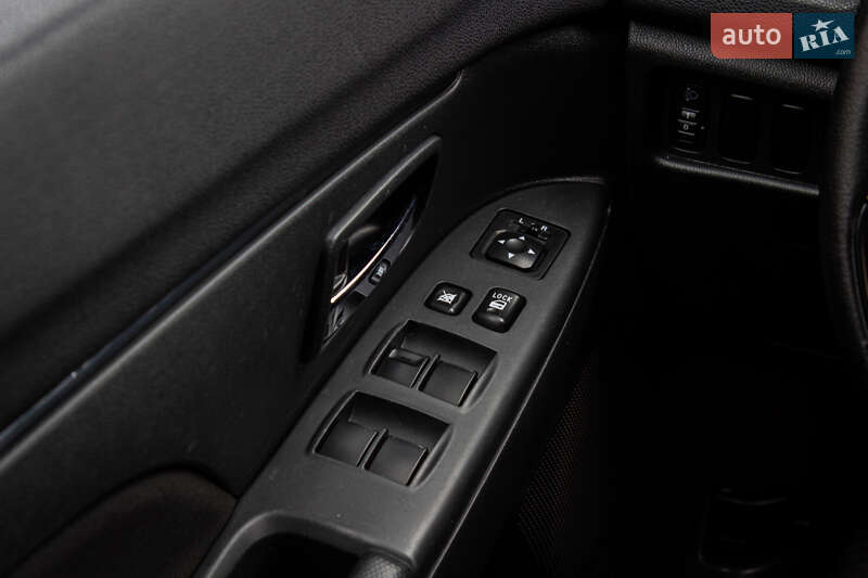 Внедорожник / Кроссовер Mitsubishi Outlander Sport 2018 в Львове