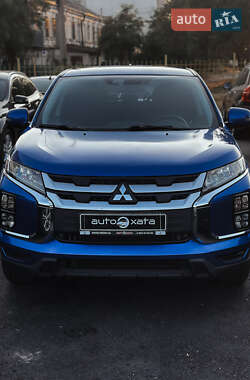Внедорожник / Кроссовер Mitsubishi Outlander Sport 2019 в Николаеве
