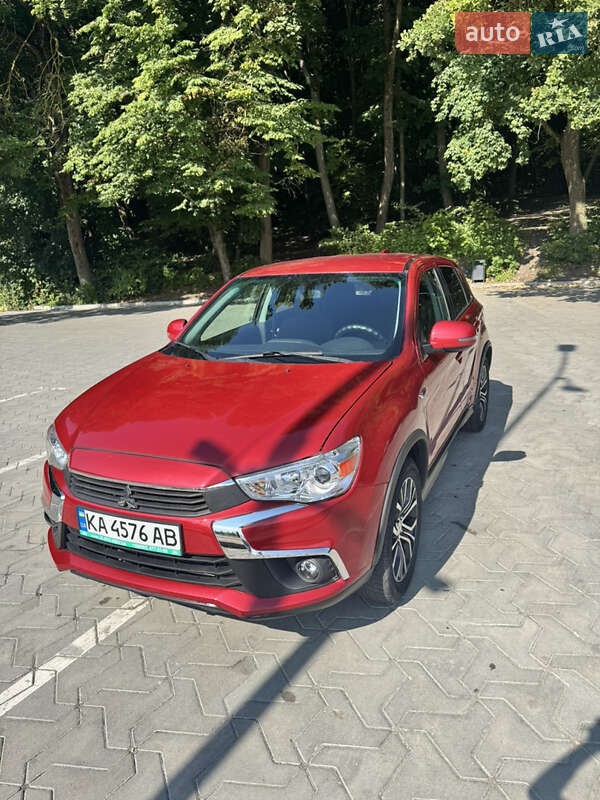 Позашляховик / Кросовер Mitsubishi Outlander Sport 2017 в Тернополі