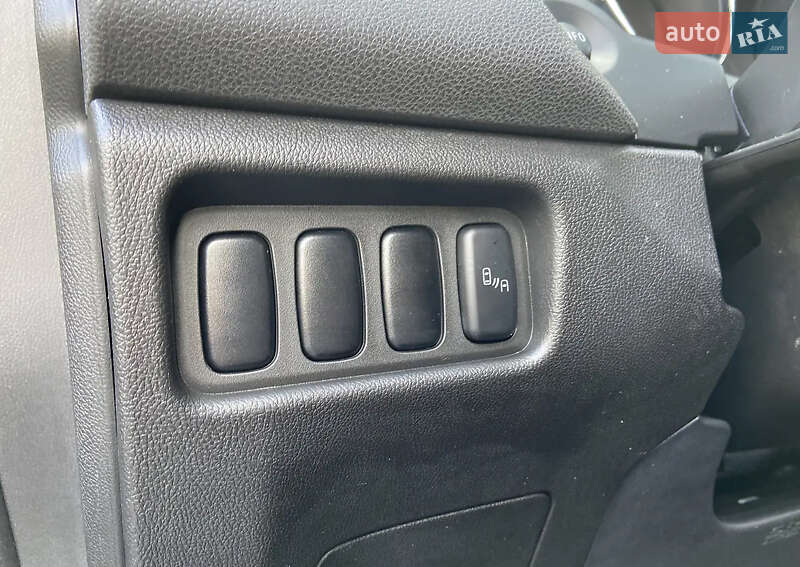 Внедорожник / Кроссовер Mitsubishi Outlander Sport 2018 в Виннице