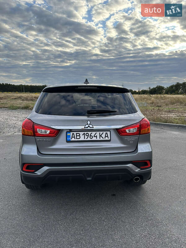 Внедорожник / Кроссовер Mitsubishi Outlander Sport 2018 в Виннице