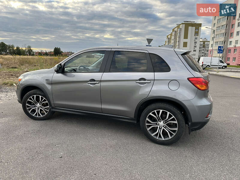Внедорожник / Кроссовер Mitsubishi Outlander Sport 2018 в Виннице