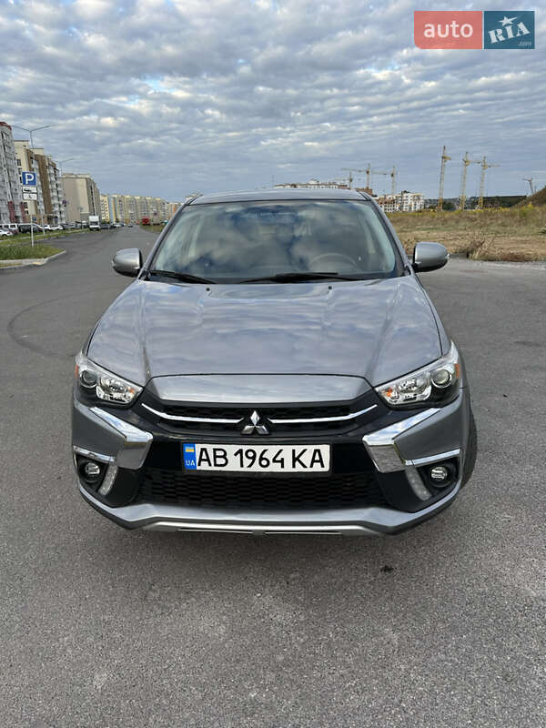Внедорожник / Кроссовер Mitsubishi Outlander Sport 2018 в Виннице