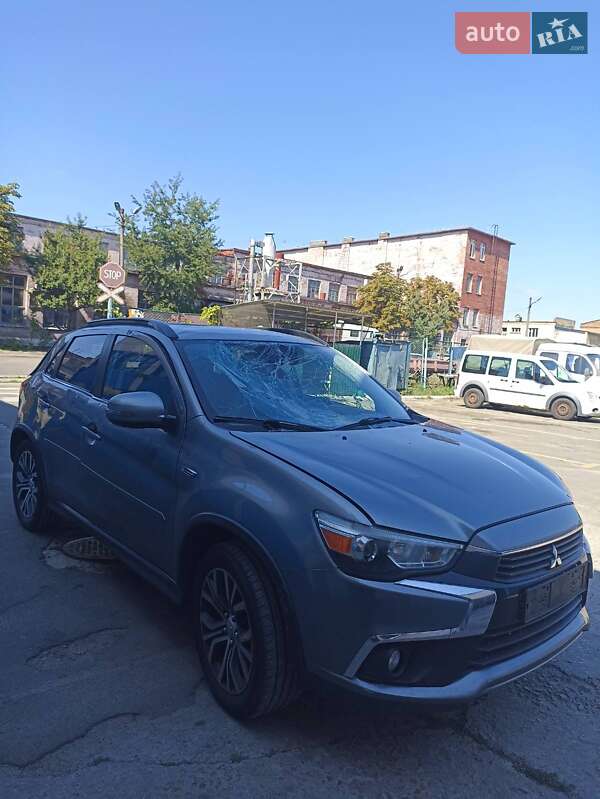 Внедорожник / Кроссовер Mitsubishi Outlander Sport 2017 в Киеве