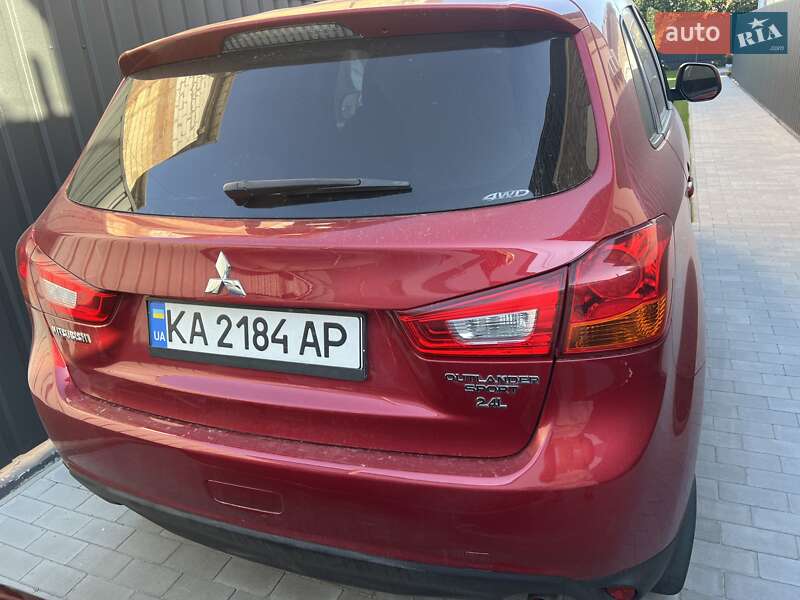 Внедорожник / Кроссовер Mitsubishi Outlander Sport 2015 в Киеве