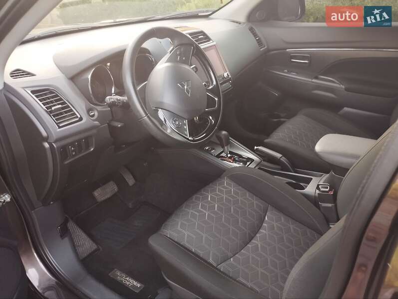 Внедорожник / Кроссовер Mitsubishi Outlander Sport 2022 в Виннице