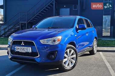 Внедорожник / Кроссовер Mitsubishi Outlander Sport 2015 в Чернигове