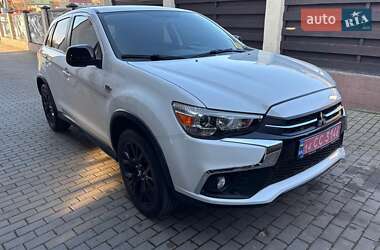 Позашляховик / Кросовер Mitsubishi Outlander Sport 2018 в Львові