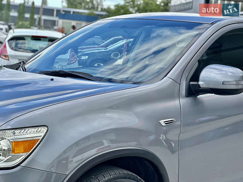 Внедорожник / Кроссовер Mitsubishi Outlander Sport 2018 в Каменец-Подольском