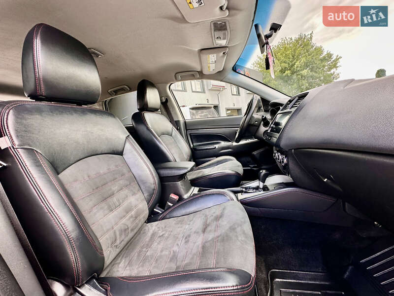 Внедорожник / Кроссовер Mitsubishi Outlander Sport 2018 в Каменец-Подольском