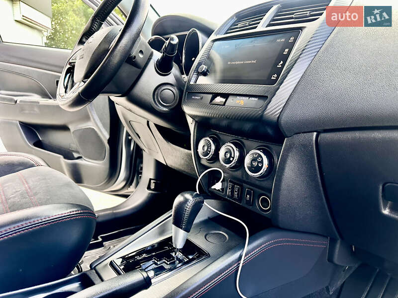 Внедорожник / Кроссовер Mitsubishi Outlander Sport 2018 в Каменец-Подольском