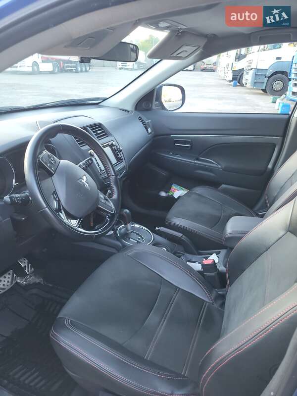 Внедорожник / Кроссовер Mitsubishi Outlander Sport 2017 в Кременчуге