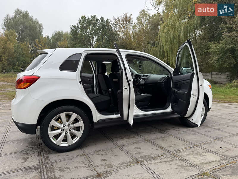 Позашляховик / Кросовер Mitsubishi Outlander Sport 2013 в Смілі