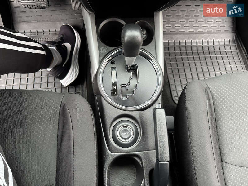 Позашляховик / Кросовер Mitsubishi Outlander Sport 2013 в Смілі