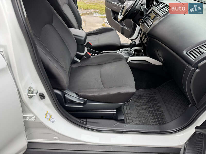 Позашляховик / Кросовер Mitsubishi Outlander Sport 2013 в Смілі