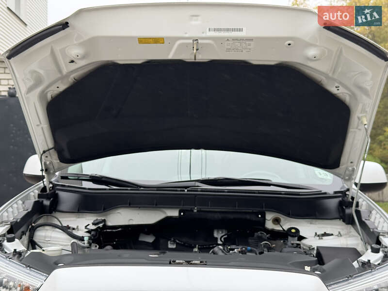 Позашляховик / Кросовер Mitsubishi Outlander Sport 2013 в Смілі