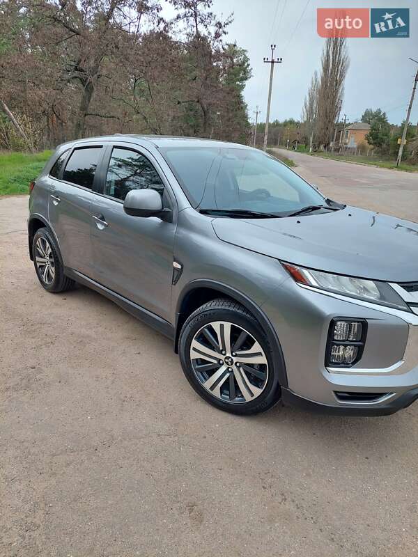 Mitsubishi Outlander Sport 2021