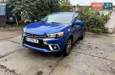 Внедорожник / Кроссовер Mitsubishi Outlander Sport 2017 в Полтаве
