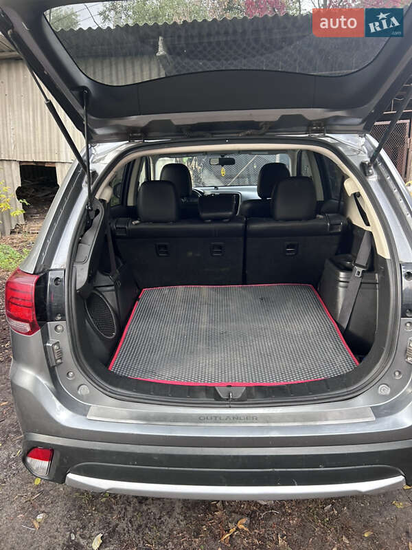Внедорожник / Кроссовер Mitsubishi Outlander Sport 2016 в Киеве фото 5 Внедорожник / Кроссовер Mitsubishi Outlander Sport 2016 в Киеве