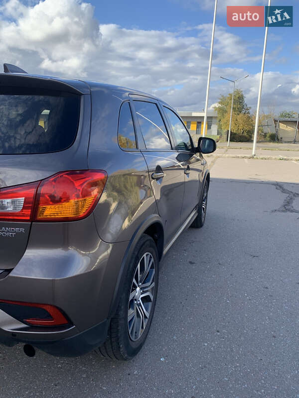 Позашляховик / Кросовер Mitsubishi Outlander Sport 2018 в Харкові фото 8 Позашляховик / Кросовер Mitsubishi Outlander Sport 2018 в Харкові