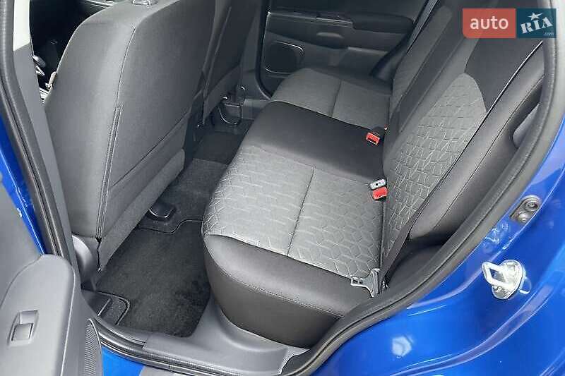 Внедорожник / Кроссовер Mitsubishi Outlander Sport 2019 в Львове