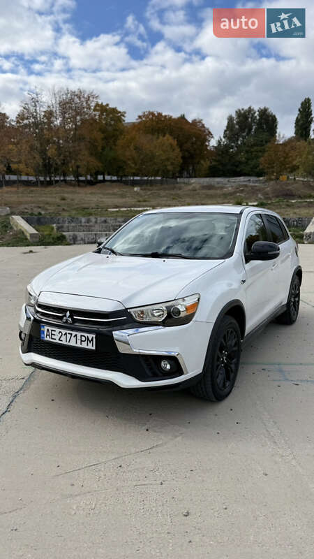 Позашляховик / Кросовер Mitsubishi Outlander Sport 2018 в Дніпрі
