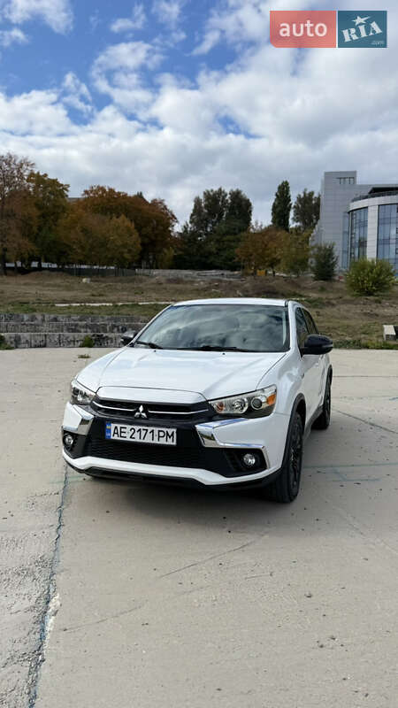 Позашляховик / Кросовер Mitsubishi Outlander Sport 2018 в Дніпрі