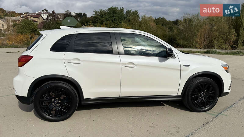 Позашляховик / Кросовер Mitsubishi Outlander Sport 2018 в Дніпрі