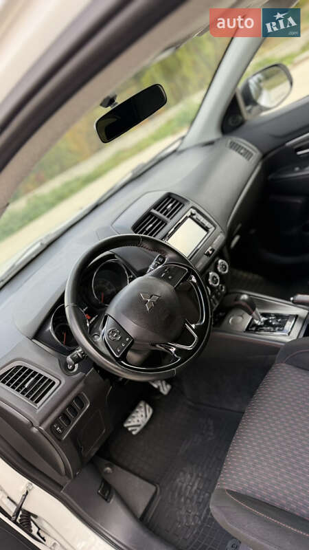 Позашляховик / Кросовер Mitsubishi Outlander Sport 2018 в Дніпрі