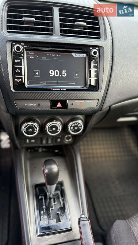 Позашляховик / Кросовер Mitsubishi Outlander Sport 2018 в Дніпрі