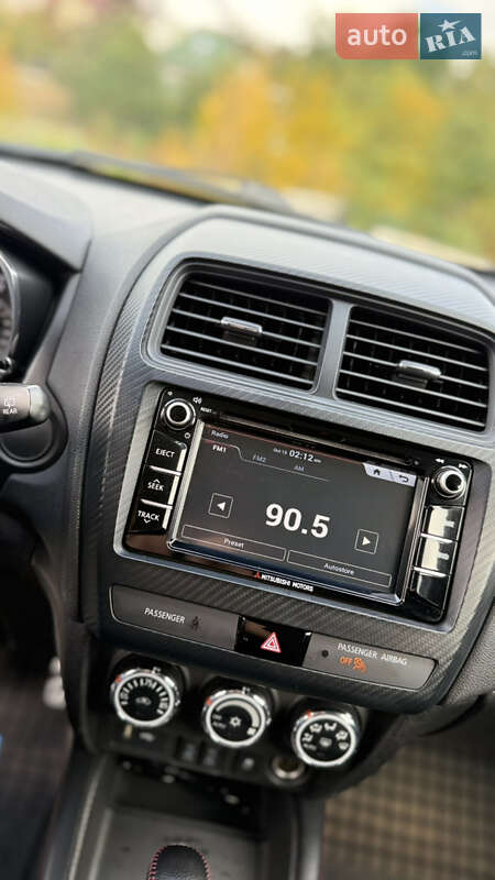 Позашляховик / Кросовер Mitsubishi Outlander Sport 2018 в Дніпрі