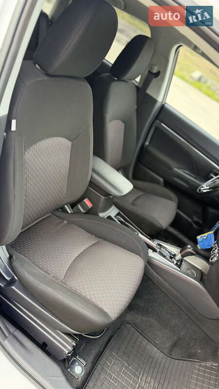 Позашляховик / Кросовер Mitsubishi Outlander Sport 2018 в Дніпрі