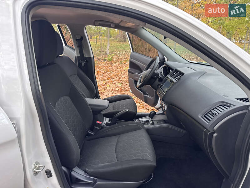 Позашляховик / Кросовер Mitsubishi Outlander Sport 2019 в Кропивницькому