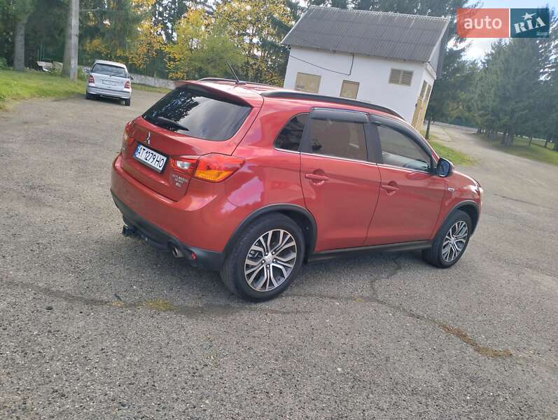 Внедорожник / Кроссовер Mitsubishi Outlander Sport 2016 в Бурштыне