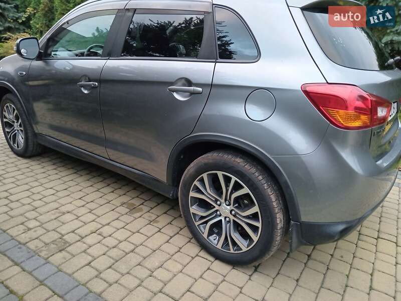 Внедорожник / Кроссовер Mitsubishi Outlander Sport 2016 в Львове фото 13 Внедорожник / Кроссовер Mitsubishi Outlander Sport 2016 в Львове