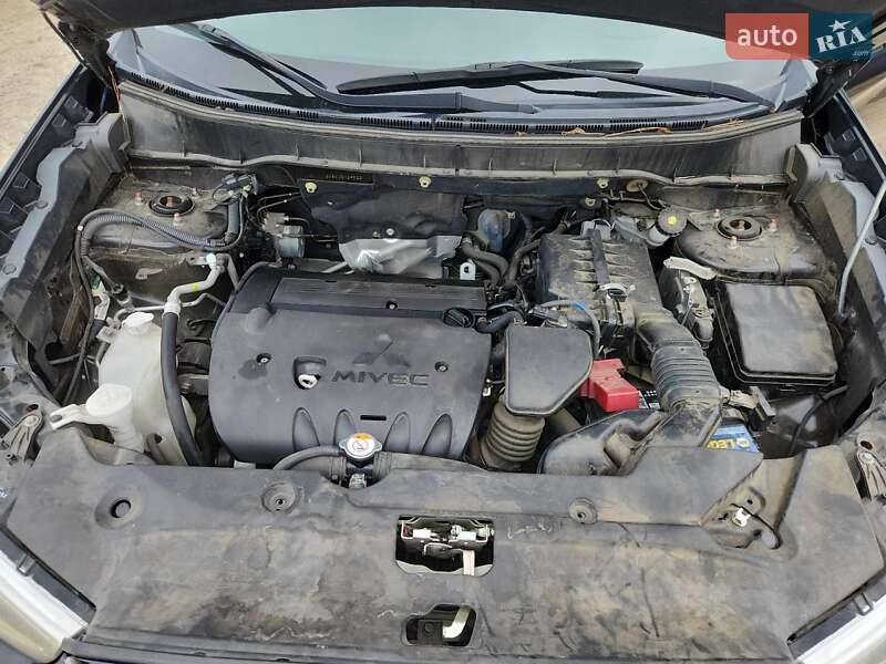 Внедорожник / Кроссовер Mitsubishi Outlander Sport 2018 в Тернополе