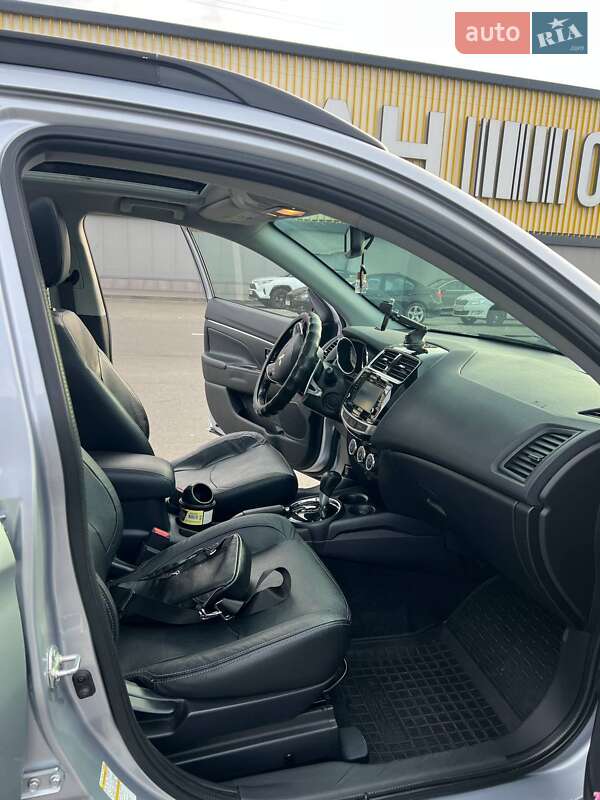 Внедорожник / Кроссовер Mitsubishi Outlander Sport 2016 в Киеве фото 26 Внедорожник / Кроссовер Mitsubishi Outlander Sport 2016 в Киеве