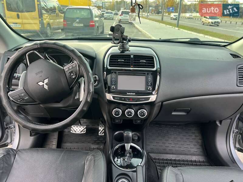 Внедорожник / Кроссовер Mitsubishi Outlander Sport 2016 в Киеве фото 28 Внедорожник / Кроссовер Mitsubishi Outlander Sport 2016 в Киеве